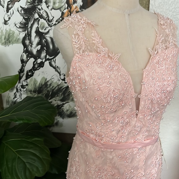 Peach colored dress - Picture 10 of 13